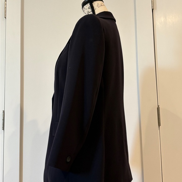 Max Mara women’s navy blue blazer size 42, which is a 12 excellent condition - Picture 2 of 7